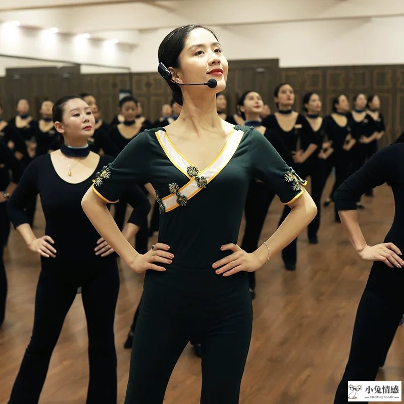 女人礼仪书--魅力一生的行为准则_提升女人魅力的书_提升女人魅力的礼仪