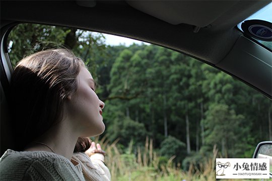 woman-in-white-top-inside-vehicle-1080569.jpg