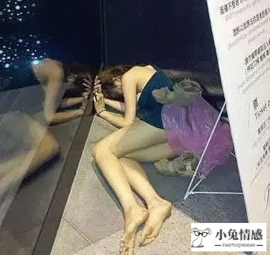 在酒吧如何与女生搭讪？