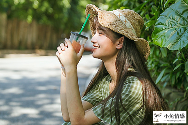 搭讪女生技巧第一句话 说这些才能获得女生好感