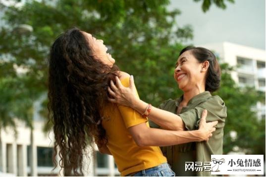 女人婚外情的真实想法_刚结婚的女人什么想法_女人比基尼想法