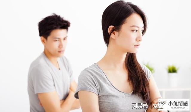 一个出轨的男人爱他老婆吗_出轨男人不愿碰老婆_男人抓老婆出轨视频