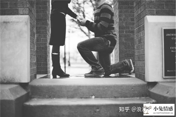 完美:求婚怎么跪求婚单膝下跪正确姿势(图解)